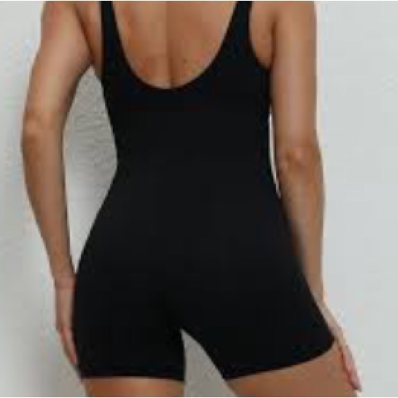 Jumpsuits & Rompers Jumpsuits & Rompers - Picture 4 of 5